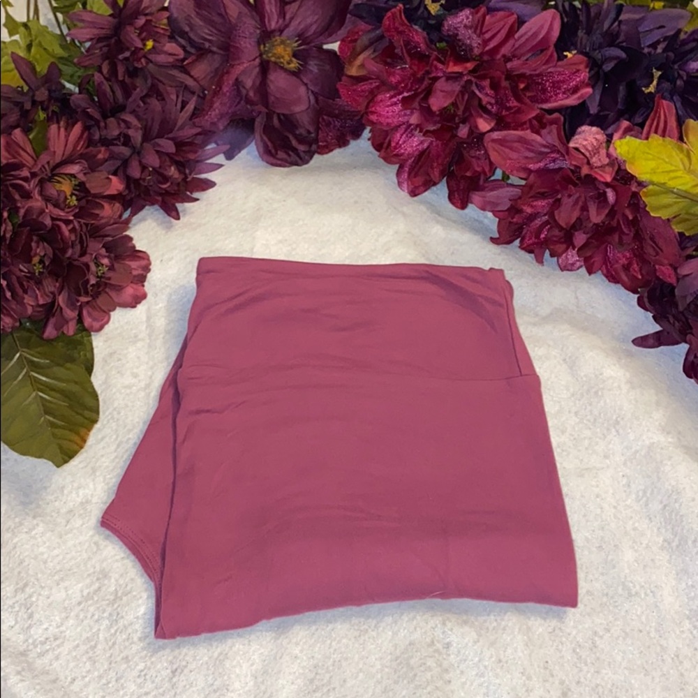 Pretty pinkish purple buttery soft leggings